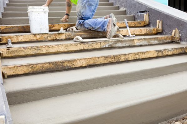 Concrete Steps Pouring in Salem